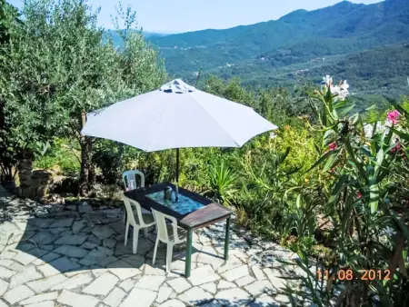 Maison rustique Testico avec jardin, terrasse et vue montagne