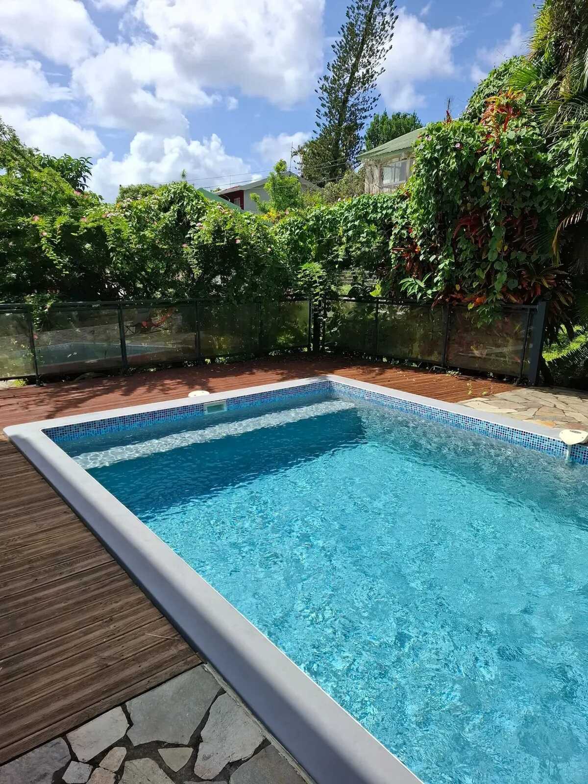 Appartement avec piscine privée et jardin clos à Fort-de-France - Photo 2