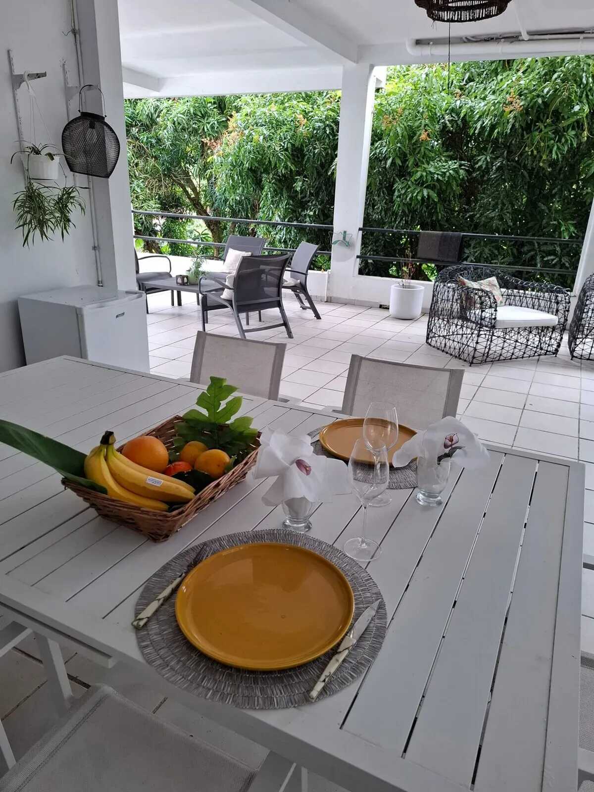 Appartement avec piscine privée et jardin clos à Fort-de-France - Photo 3