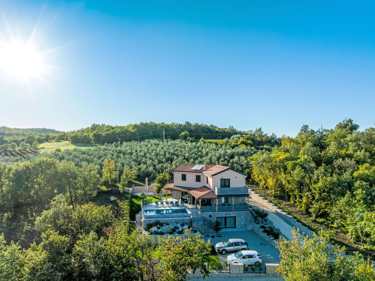 Villa Dominika à Motovun : 8 pers, piscine, vue montagnes - Photo 27