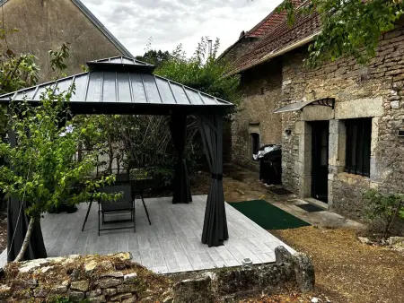 Maison avec jardin clos et cheminée à Serre-les-Moulières : photo 3