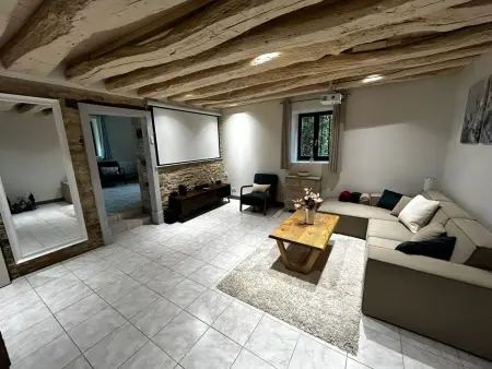 Maison avec jardin clos et cheminée à Serre-les-Moulières : photo 5