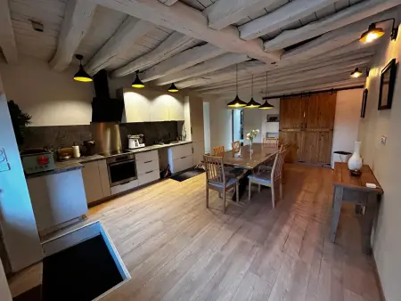 Maison avec jardin clos et cheminée à Serre-les-Moulières : photo 6