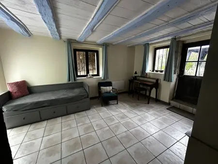 Maison avec jardin clos et cheminée à Serre-les-Moulières : photo 8