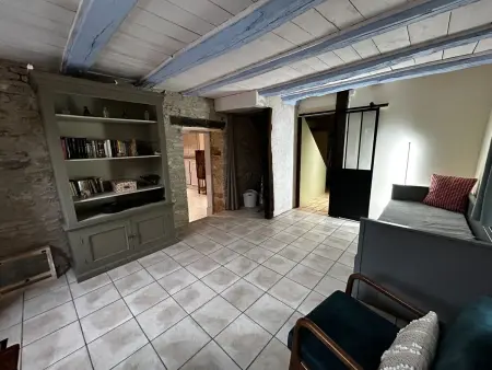 Maison avec jardin clos et cheminée à Serre-les-Moulières : photo 9