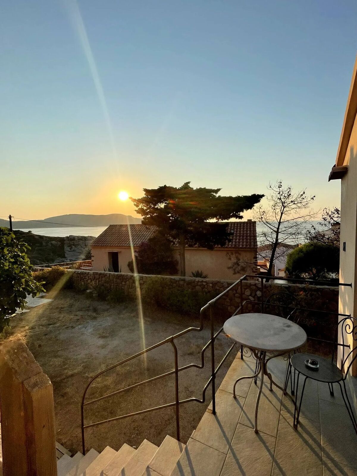 Studio 30 m² Calvi : terrasse, jardin et accès plage - Photo 8