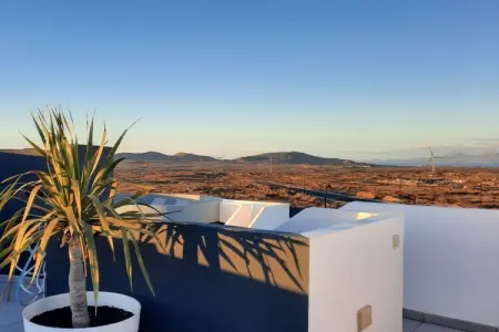 Maison 4 pers. à Villaverde : terrasse vue Lanzarote : photo 3