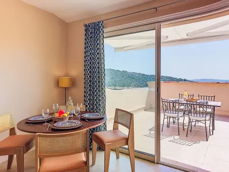 Appartement 2 pièces rénové à Grimaud, vue mer : photo 3