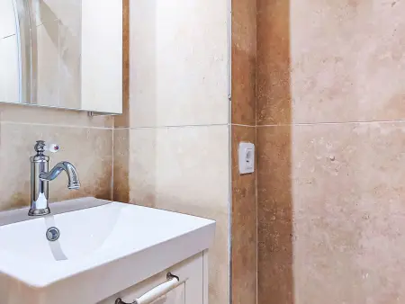 Appartement 2 pièces rénové à Grimaud, vue mer : photo 15