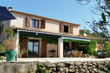 Location maison à Carces, Maison de vacances à Carces avec piscine