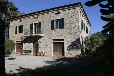 Maison Fattoria avec vue mer et îles en Toscane : photo 1