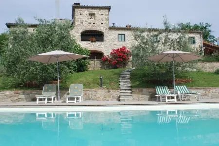 Location villa à Poppi, Villa à Poppi avec piscine