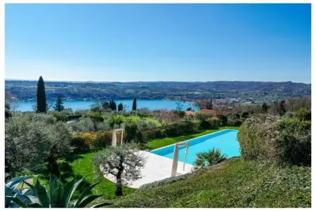 Maison moderne 40 m² avec 2 balcons à Salò