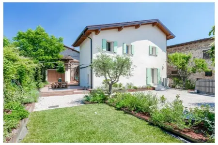 Location maison à Padenghe sul Garda, Maison de vacances élégante Pratello