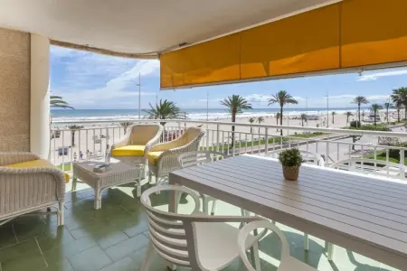Maison 6 personnes avec piscine à 5m de la plage