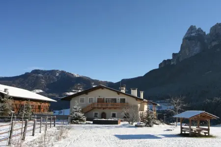 Maison écologique aux Dolomites, vue Schlern : photo 2