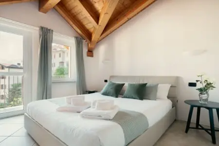Acero Rosso, appartement 2 étages avec balcon à Dervio : photo 8