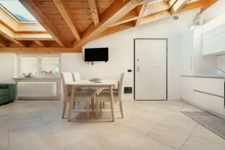 Acero Rosso, appartement 2 étages avec balcon à Dervio : photo 13