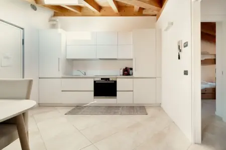 Acero Rosso, appartement 2 étages avec balcon à Dervio : photo 14