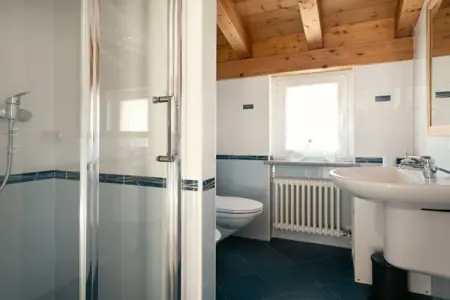 Acero Rosso, appartement 2 étages avec balcon à Dervio : photo 17