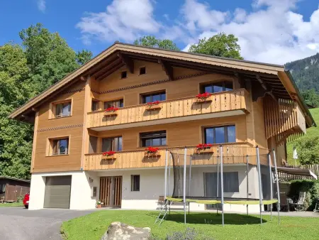 Location appartement à Reichenbach, Chalet Wenger Appartement/Fewo, Dusche und Bad, WC, Balkon