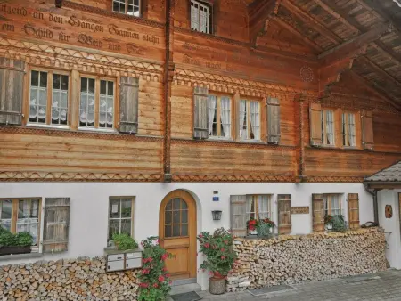 Location appartement à Frutigen, Chalet Bodenweg Appartement/Fewo, Bad, WC, 1 Schlafraum 1-Zimmerwohnung