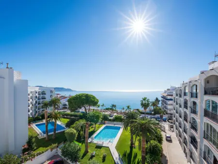 Studio 45 m² avec vue mer et piscine à Nerja : photo 2