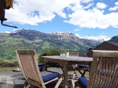 Location appartement à Frutigen, Bergperle Ferienhaus, Dusche, WC, Terrasse Ferienhaus, Dusche, WC, Terrasse