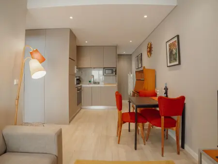 Appartement 2 pièces Porto, centre idéal pour 3 adultes : photo 2