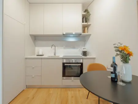 Studio 45 m² lumineux à Porto, 3e étage : photo 8