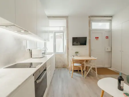 Studio 29 m² au cœur de Porto, bien équipé : photo 7