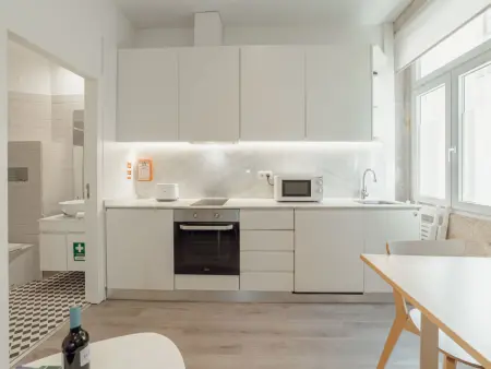 Studio 29 m² au cœur de Porto, bien équipé : photo 8