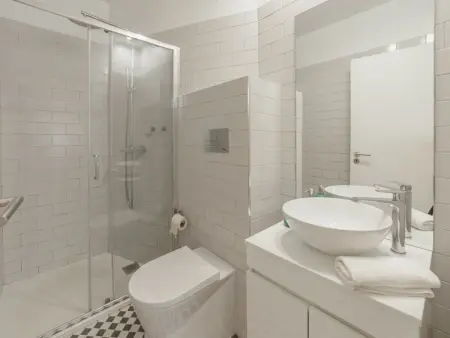 Studio 29 m² au cœur de Porto, bien équipé : photo 9