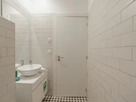 Studio 29 m² au cœur de Porto, bien équipé : photo 10