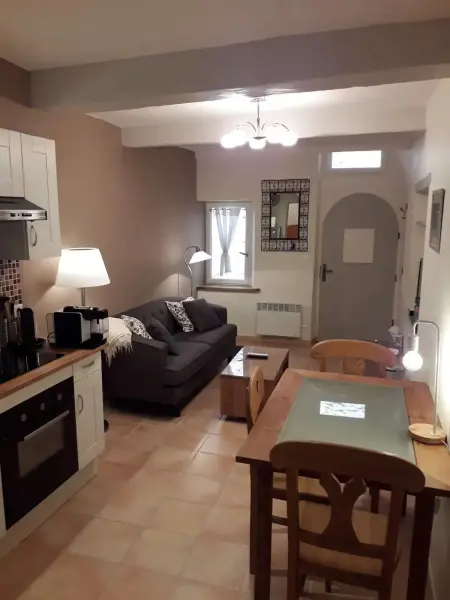 Maison provençale 57 m² avec parking, près de la forêt à Bagnols-en-Forêt : photo 3