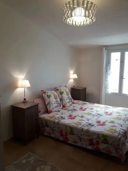 Maison provençale 57 m² avec parking, près de la forêt à Bagnols-en-Forêt : photo 4