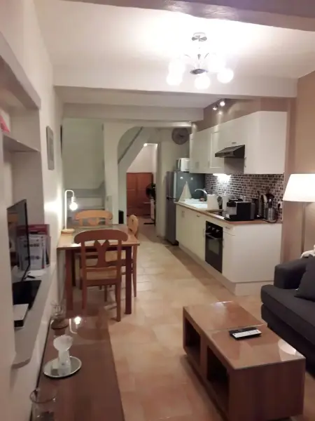 Maison provençale 57 m² avec parking, près de la forêt à Bagnols-en-Forêt : photo 8