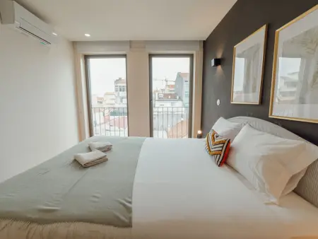 Appartement 2 pièces Porto, séjour avec lit gigogne : photo 8