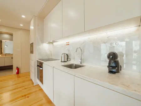 Appartement 2 pièces Porto, séjour avec lit gigogne : photo 14