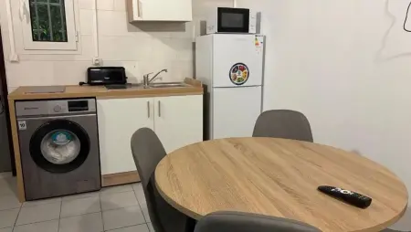 Appartement avec jardin clos et parking privé aux Abymes : photo 4