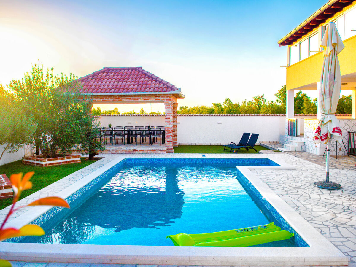 Holiday Home Dinko with pool – Maison 5 chambres - Photo 3