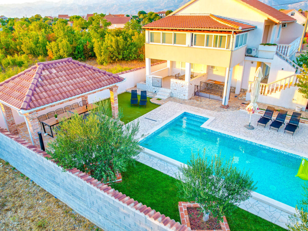 Holiday Home Dinko with pool – Maison 5 chambres - Photo 6