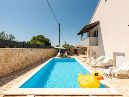 Villa Ariane avec piscine privée, Policnik : photo 1