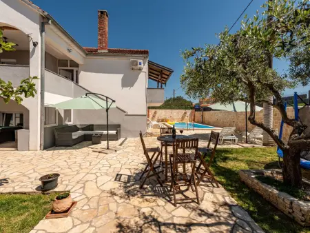 Villa Ariane avec piscine privée, Policnik : photo 2