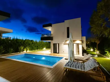 Villa Positiva avec piscine chauffée à Vir : photo 1