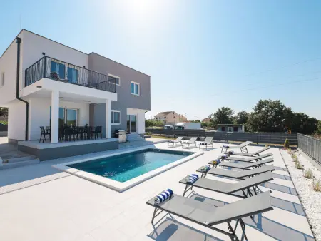 Villa IviCasa avec piscine privée à Murvica : photo 1
