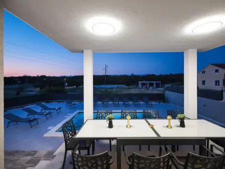 Villa IviCasa avec piscine privée à Murvica : photo 21