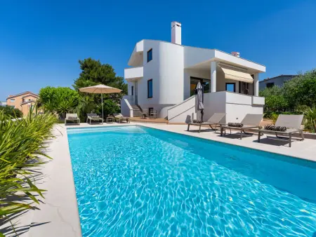 Seaview Villa Tia avec piscine privée à Zadar : photo 1