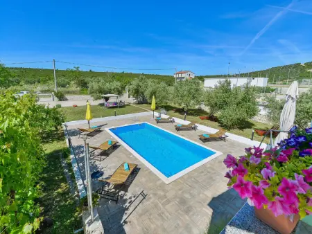 Holiday Home Marina with pool à Sukošan
