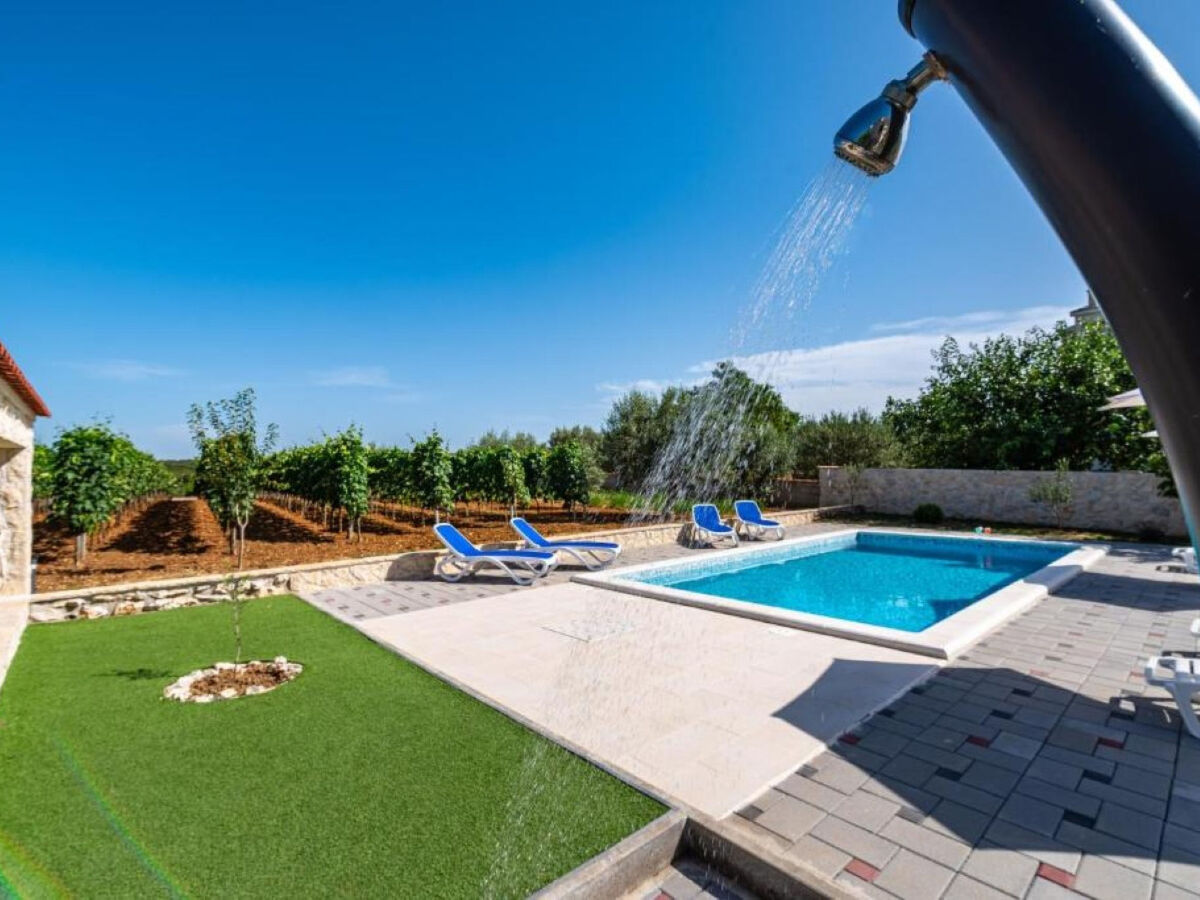 Holiday Home Tonka with pool à Donje Rastane - Photo 5